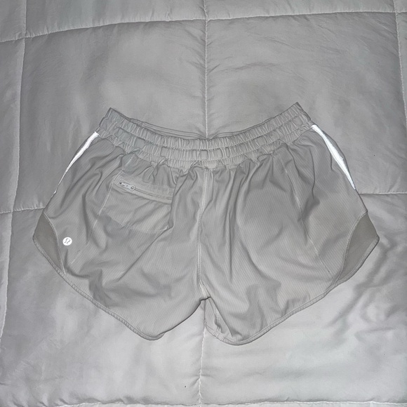 Lululemon Hotty hot short - Picture 2 of 3